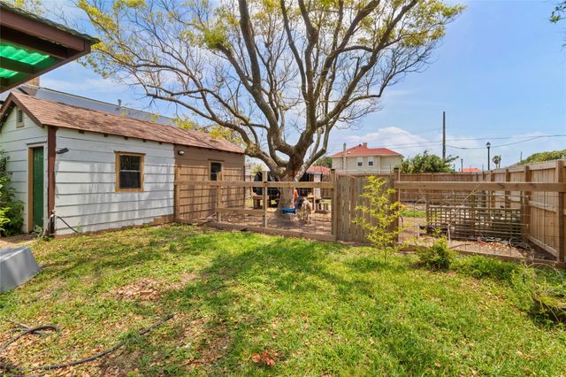 2616 45th Street, Galveston, TX 77550