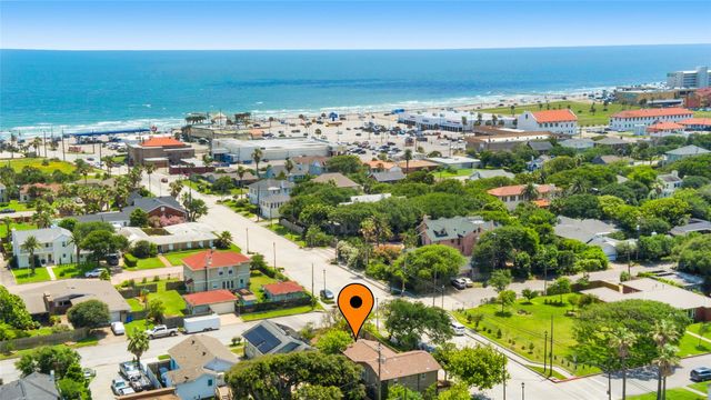 2616 45th Street, Galveston, TX 77550