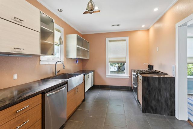 2616 45th Street, Galveston, TX 77550