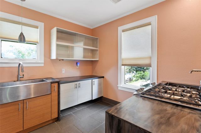 2616 45th Street, Galveston, TX 77550