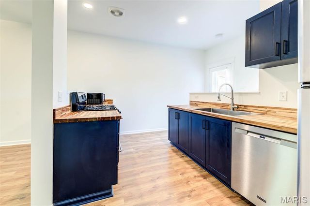 5845 Nina Place 3W, St Louis, MO 63112