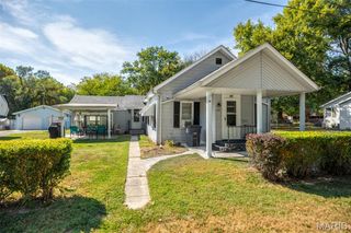 1105 Jefferson Avenue, Staunton, IL 62088