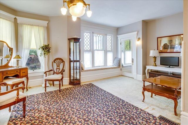 62 N Ohio Avenue, 3rd floor, Columbus, OH 43203