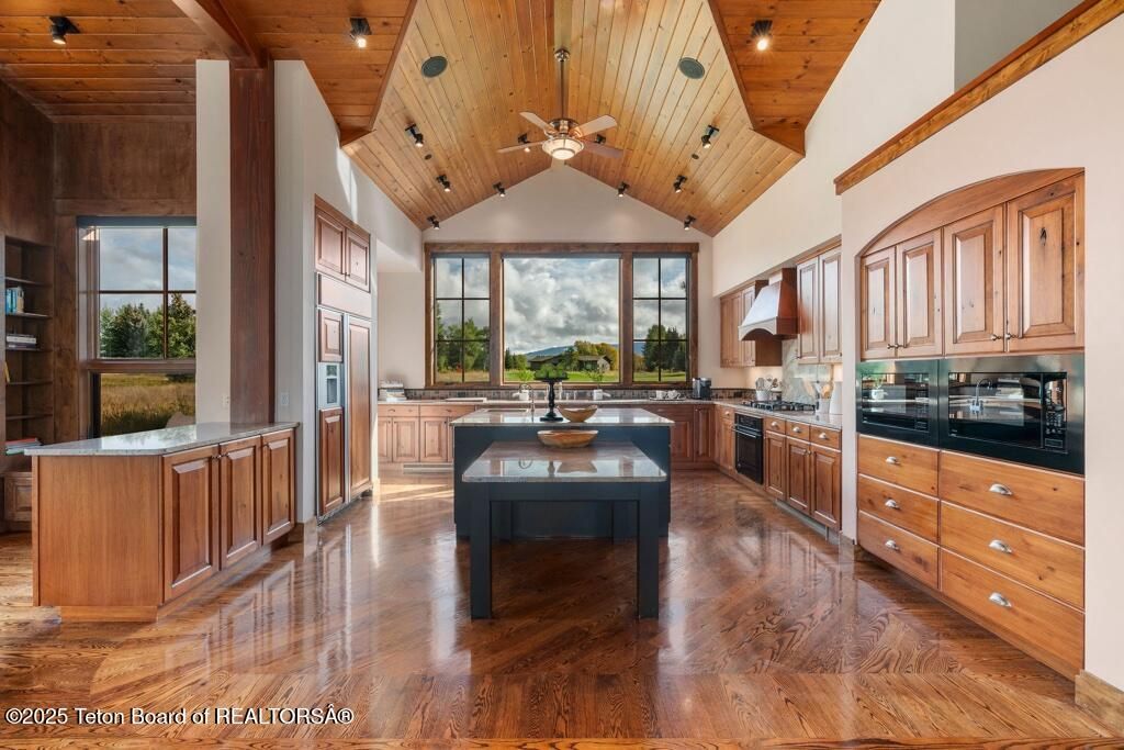 6240 N PRICKLY PEAR Lane, Jackson, WY 83001 photo 12