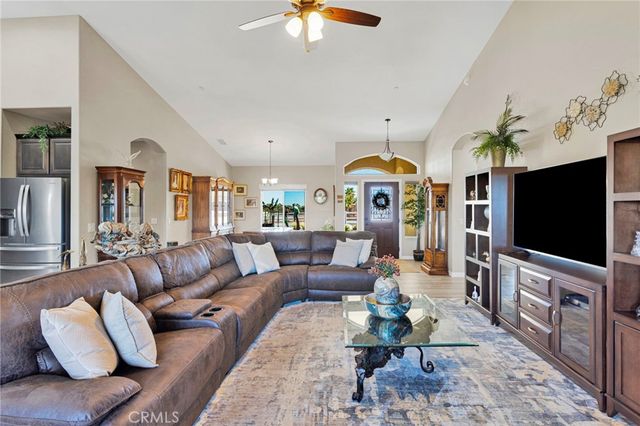 8140 Heartland, Oak Hills, CA 92344