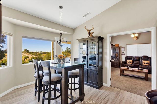 8140 Heartland, Oak Hills, CA 92344