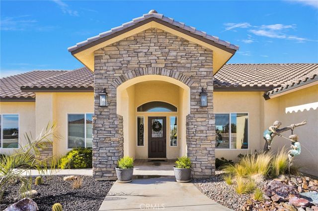 8140 Heartland, Oak Hills, CA 92344