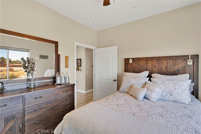 8140 Heartland, Oak Hills, CA 92344