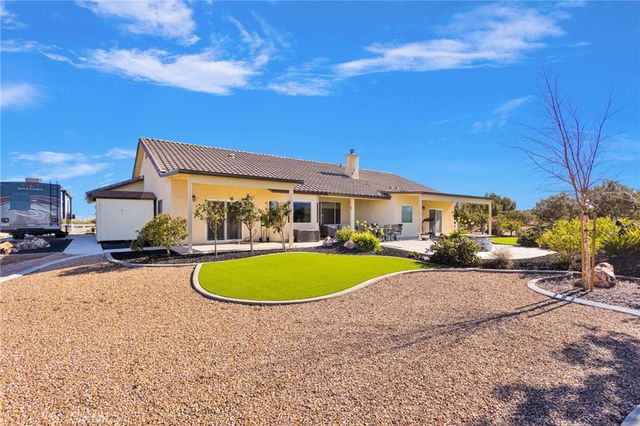 8140 Heartland, Oak Hills, CA 92344