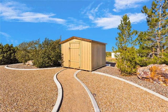 8140 Heartland, Oak Hills, CA 92344