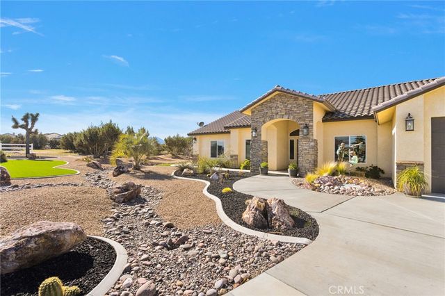 8140 Heartland, Oak Hills, CA 92344