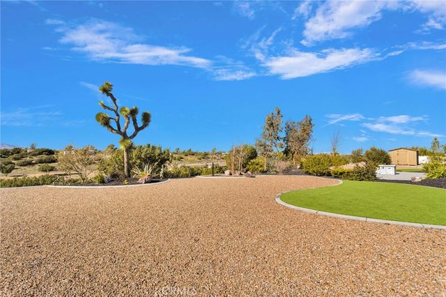 8140 Heartland, Oak Hills, CA 92344