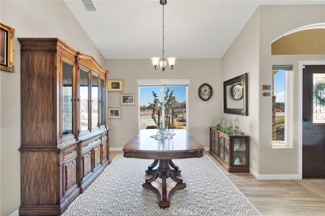 8140 Heartland, Oak Hills, CA 92344