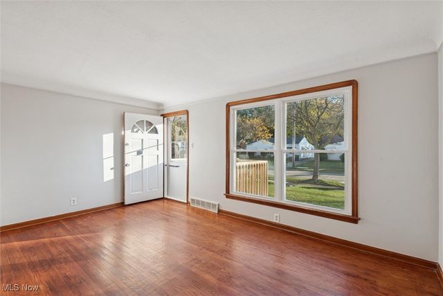 5732 E 141st Street, Maple Heights, OH 44137