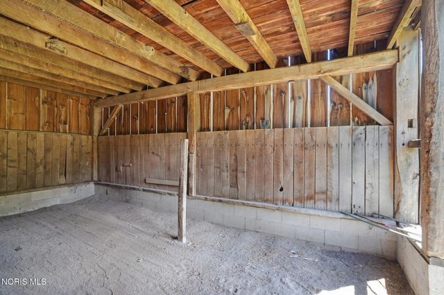 8201 Heller Road, Whitehouse, OH 43571