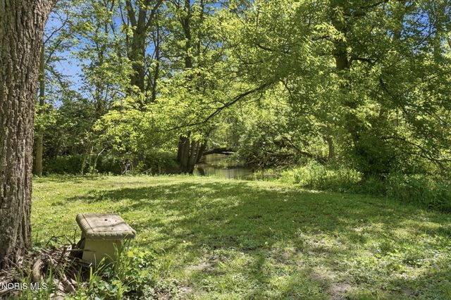 8201 Heller Road, Whitehouse, OH 43571
