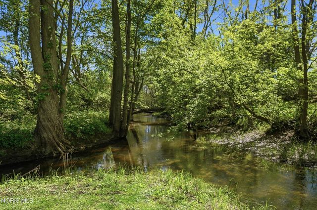 8201 Heller Road, Whitehouse, OH 43571