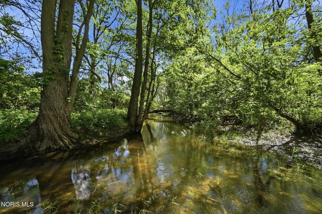 8201 Heller Road, Whitehouse, OH 43571