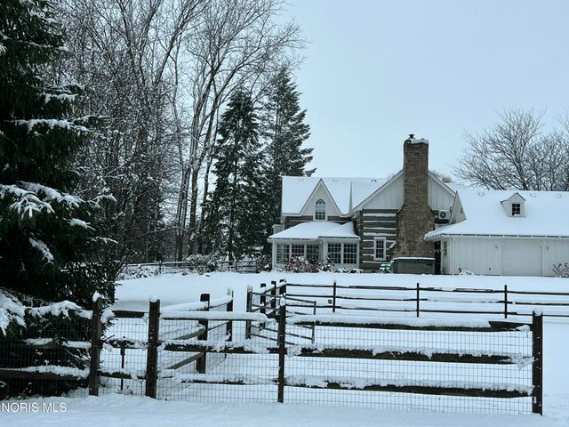 8201 Heller Road, Whitehouse, OH 43571