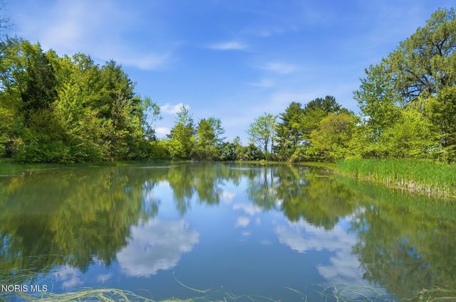 8201 Heller Road, Whitehouse, OH 43571