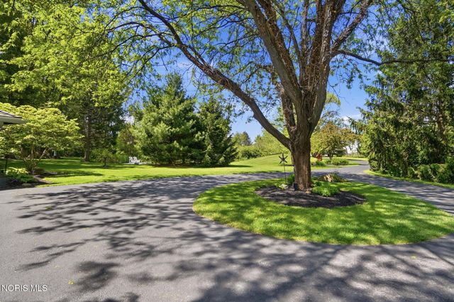 8201 Heller Road, Whitehouse, OH 43571