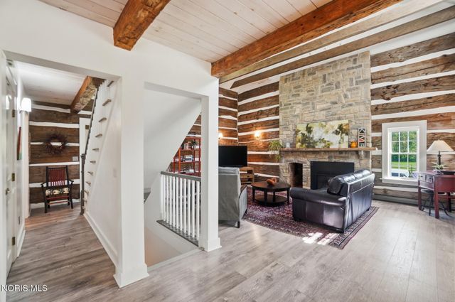 8201 Heller Road, Whitehouse, OH 43571
