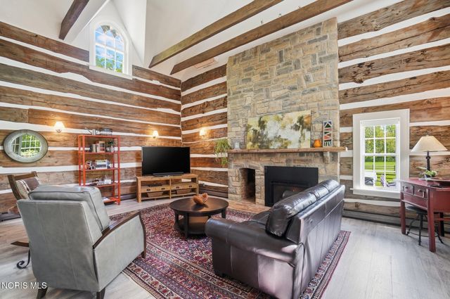 8201 Heller Road, Whitehouse, OH 43571