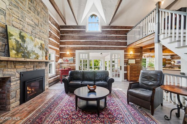 8201 Heller Road, Whitehouse, OH 43571