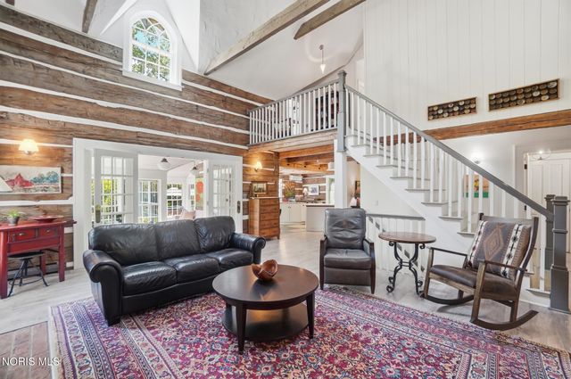 8201 Heller Road, Whitehouse, OH 43571