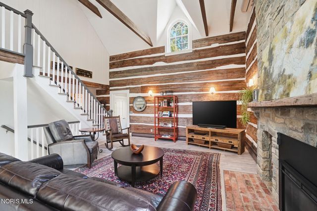 8201 Heller Road, Whitehouse, OH 43571