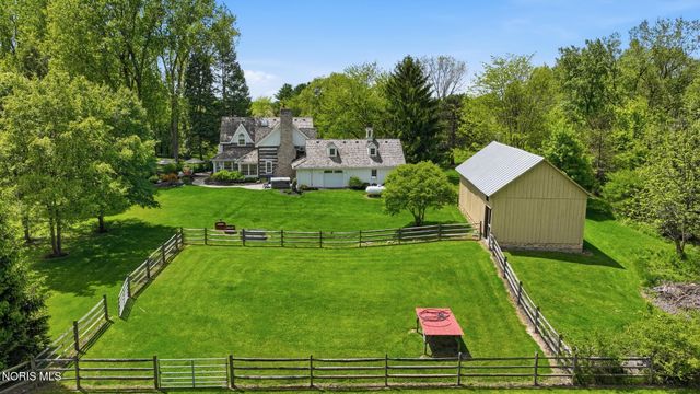 8201 Heller Road, Whitehouse, OH 43571