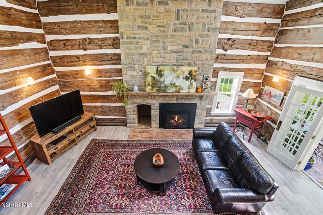 8201 Heller Road, Whitehouse, OH 43571