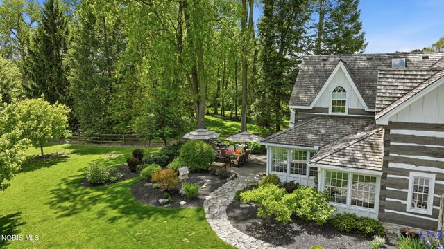 8201 Heller Road, Whitehouse, OH 43571
