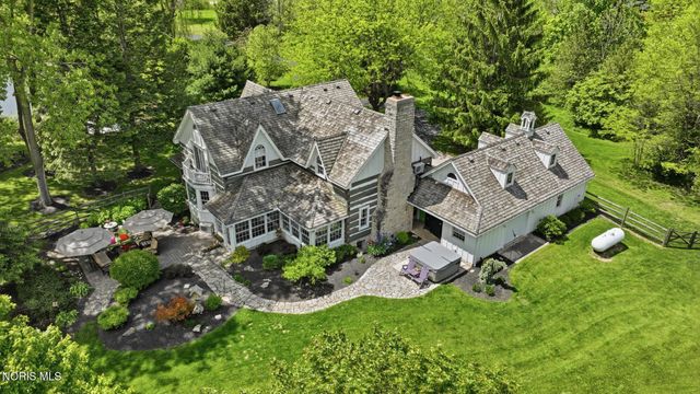 8201 Heller Road, Whitehouse, OH 43571