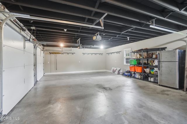 8201 Heller Road, Whitehouse, OH 43571