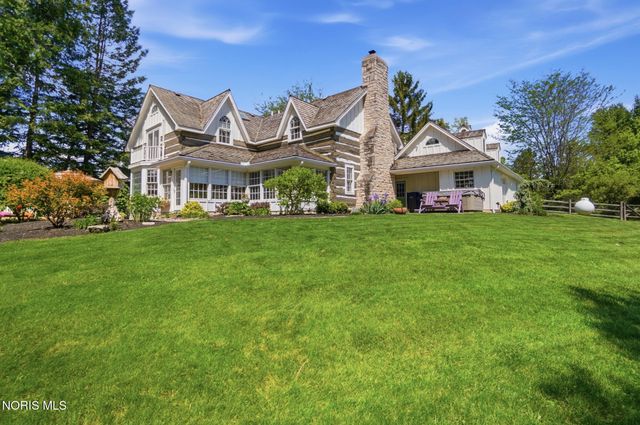 8201 Heller Road, Whitehouse, OH 43571