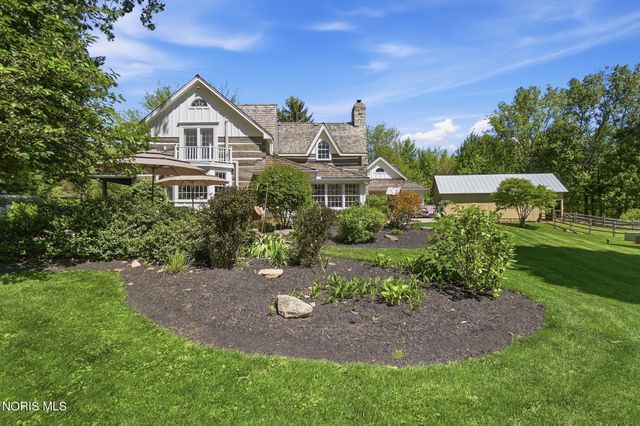8201 Heller Road, Whitehouse, OH 43571