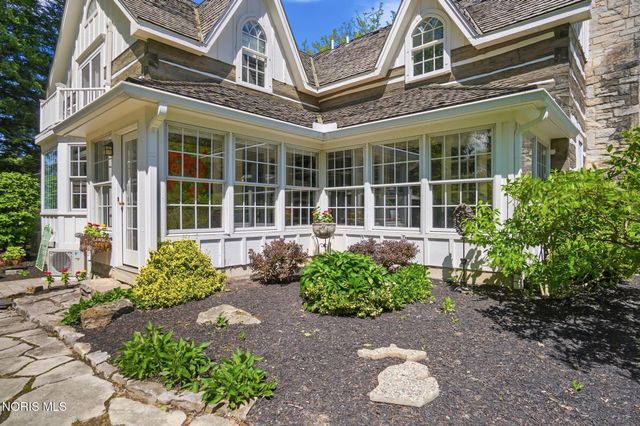 8201 Heller Road, Whitehouse, OH 43571