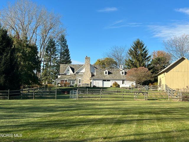 8201 Heller Road, Whitehouse, OH 43571