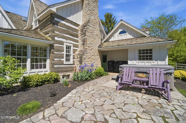 8201 Heller Road, Whitehouse, OH 43571