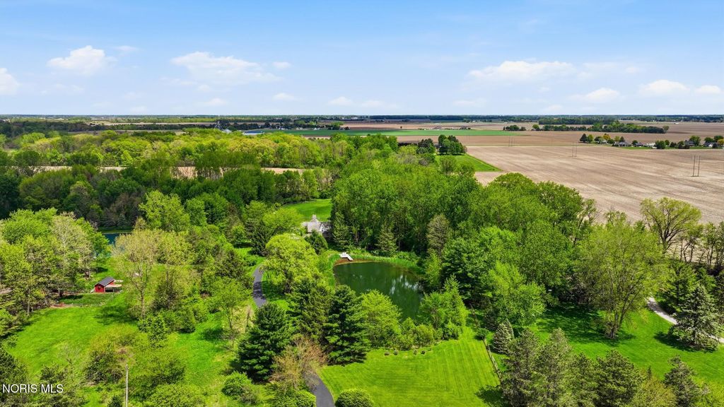 8201 Heller Road, Whitehouse, OH 43571