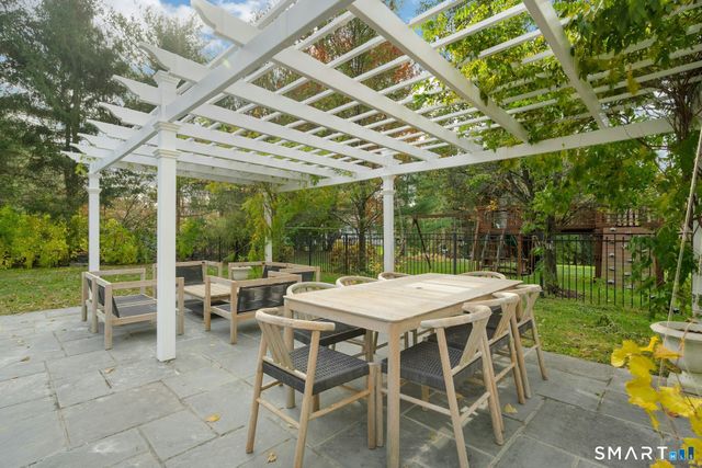 33 Highland Farm Road, Greenwich, CT 06831