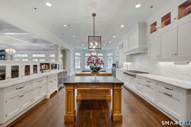 33 Highland Farm Road, Greenwich, CT 06831