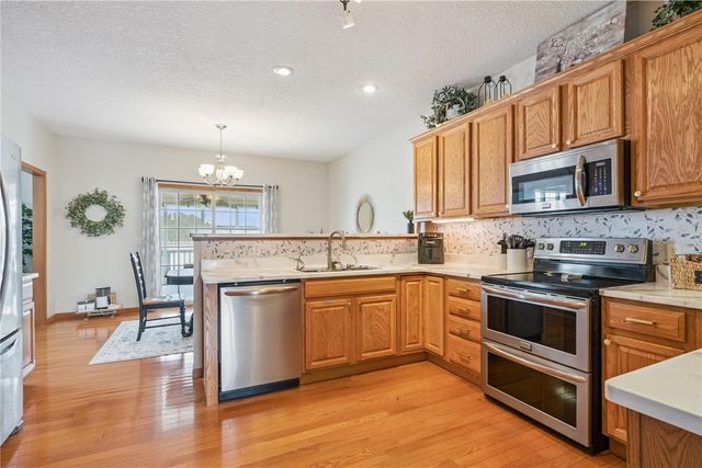 2150 Glen Oaks Drive, Coralville, IA 52241