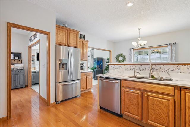 2150 Glen Oaks Drive, Coralville, IA 52241