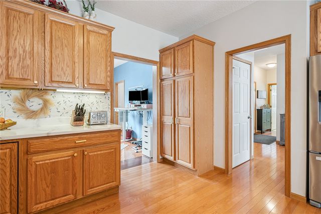 2150 Glen Oaks Drive, Coralville, IA 52241
