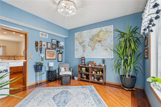 2150 Glen Oaks Drive, Coralville, IA 52241