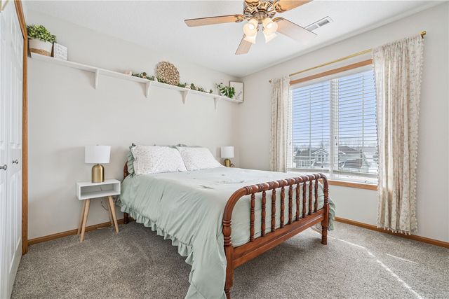 2150 Glen Oaks Drive, Coralville, IA 52241