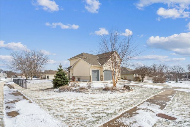 2150 Glen Oaks Drive, Coralville, IA 52241