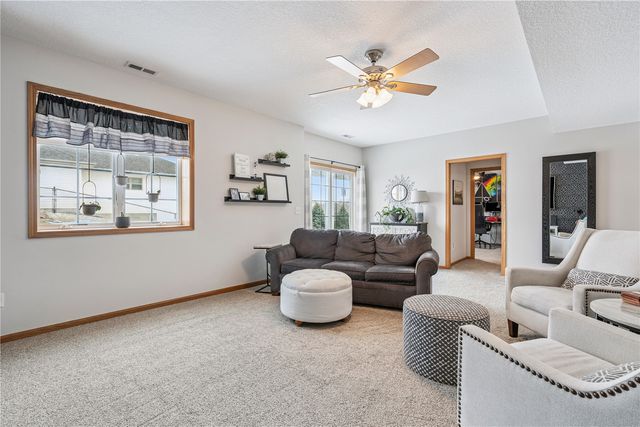 2150 Glen Oaks Drive, Coralville, IA 52241